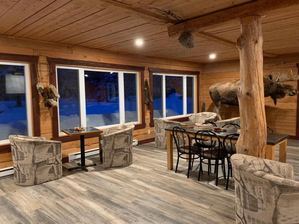 L'Auberge Refuge Du Trappeur Saint Mathieu Du Parc Exterior photo