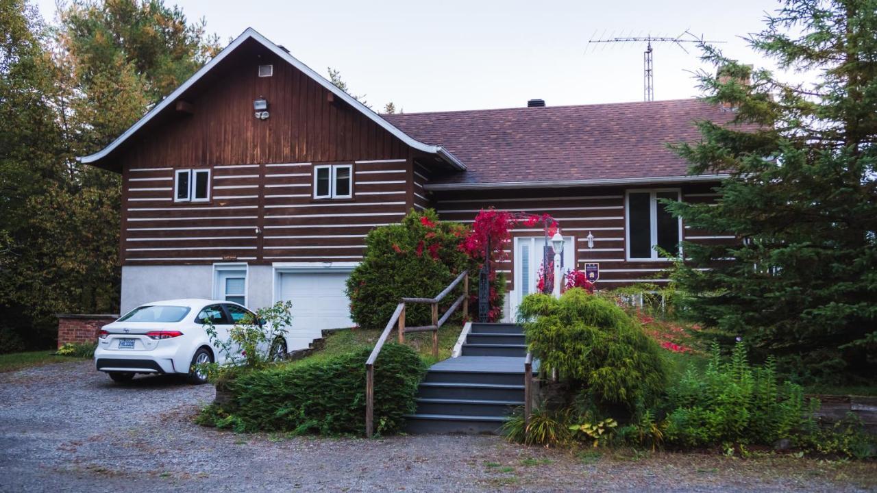 L'Auberge Refuge Du Trappeur Saint Mathieu Du Parc Exterior photo